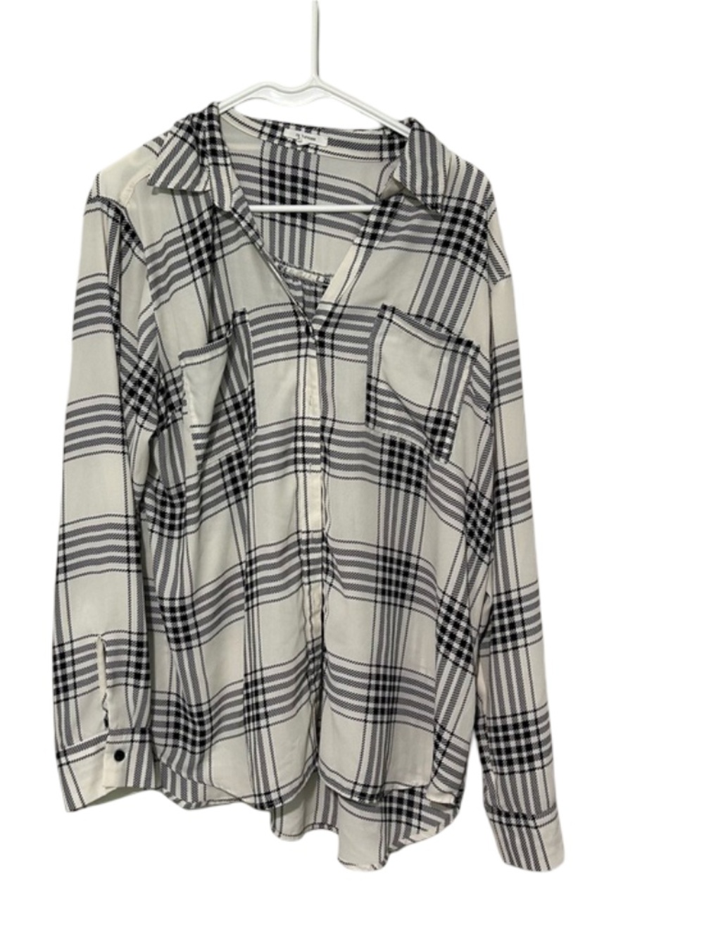 Maurices‎ White Black Plaid Button Down Shirt XXL